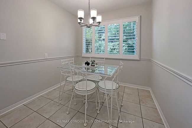 1681 Medallion Crt, House other with 5 bedrooms, 3 bathrooms and 4 parking in Mississauga ON | Image 13