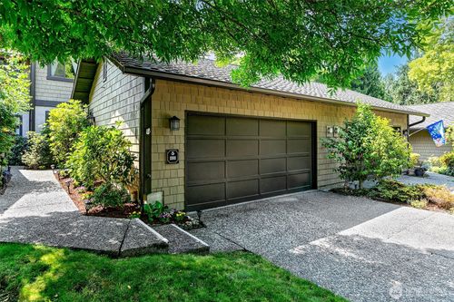21-11911 Stendall Dr N, Seattle, WA, 98133-8333 | Card Image
