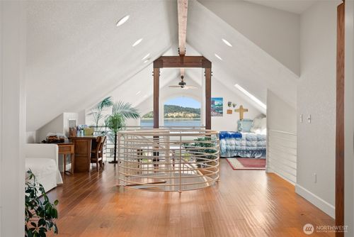 201 E Smith Cove Way, Shelton, WA, 98584-9417 | Card Image