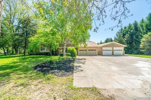 7045 Crane Rd, Ypsilanti, MI, 48197-9312 | Card Image