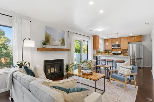 74 Hector Ln, Novato, CA, 94949-6381 | Card Image