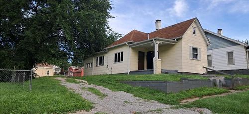 2614 S 19th St, Saint Joseph, MO, 64503-3016 | Card Image