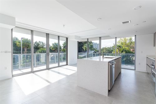 unit-201-13800 Highland Dr, North Miami Beach, FL, 33181-1686 | Card Image