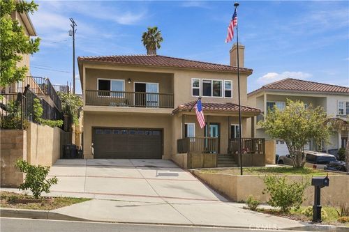 3040 Linden Ave, Long Beach, CA, 90807-5029 | Card Image