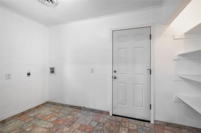 5131 N Us Highway 77, Home with 4 bedrooms, 3 bathrooms and 4 parking in Warda TX | Image 20
