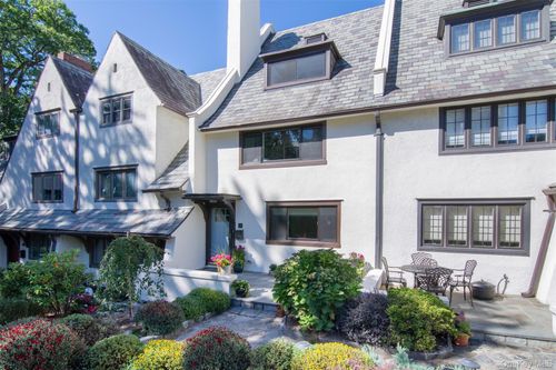 41 Sagamore Rd, Bronxville, NY, 10708-1557 | Card Image