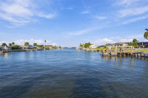 11975 7th St E, TREASURE ISLAND, FL, 33706-1007 | Card Image