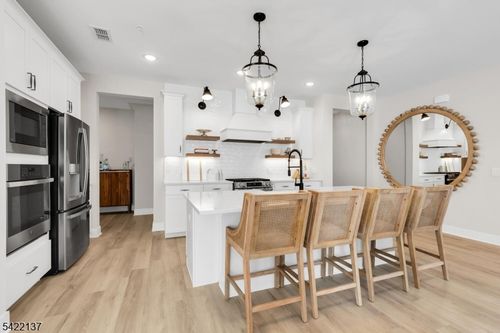 815-103 Honeysuckle Ln, Warren, NJ, 07059-5363 | Card Image