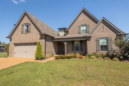 135 Chesnut Ridge Dr, Oakland, TN, 38060-2527 | Card Image