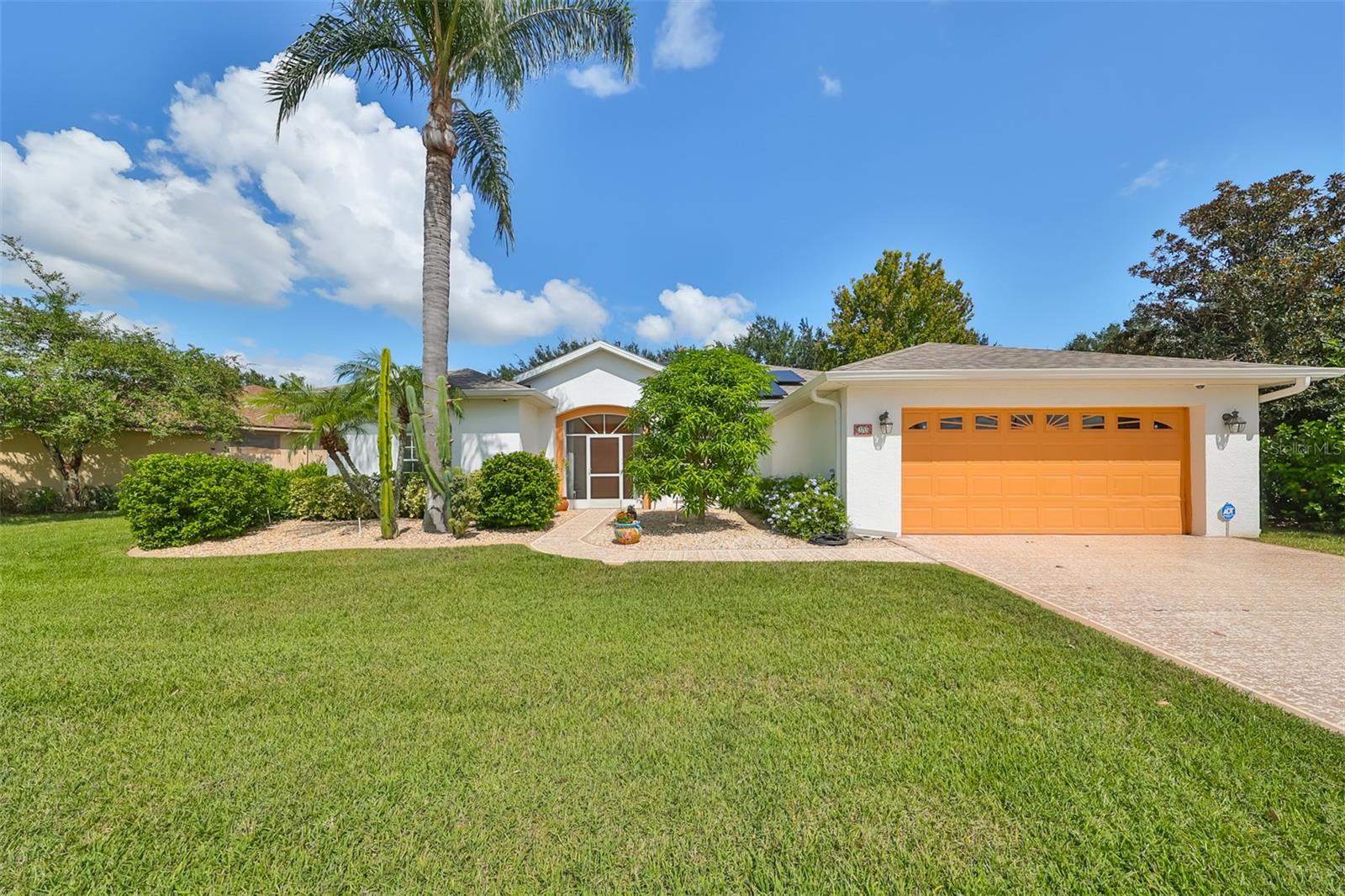 Palmas Ln, Sun City Center, FL 33573