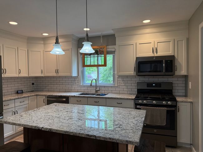 79 Sunnycrest Rd, House other with 4 bedrooms, 3 bathrooms and 6 parking in Trumbull CT | Image 6
