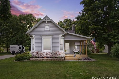 282 Mill St, Saranac, MI, 48881-9703 | Card Image