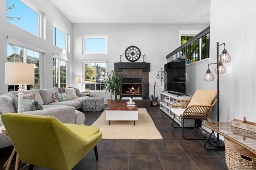 c-8896 Highwood Dr, San Diego, CA, 92119-1926 | Card Image