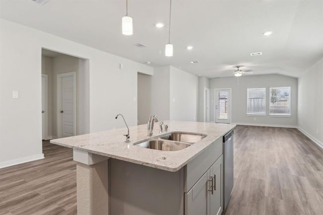 1462 Waggoner Ranch Trl, House other with 3 bedrooms, 2 bathrooms and 2 parking in Conroe TX | Image 13