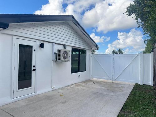 436 Fontana Dr, Palm Springs, FL, 33461-1510 | Card Image