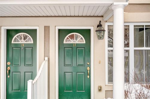 17 Harbor Pointe Dr, Haverstraw, NY, 10927-2103 | Card Image