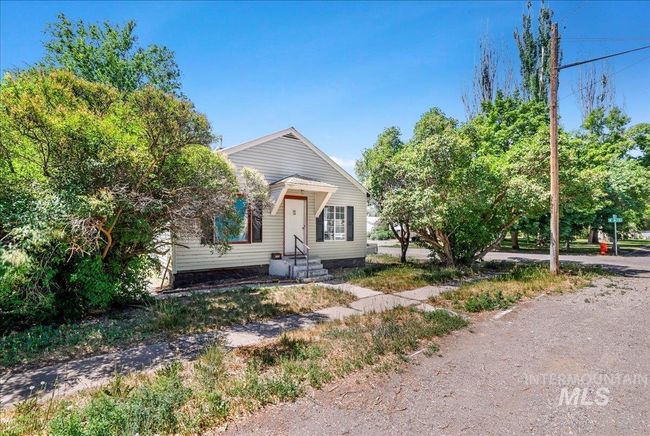 202 E 2 Nd St, Home with 5 bedrooms, 2 bathrooms and 2 parking in Shoshone ID | Image 20