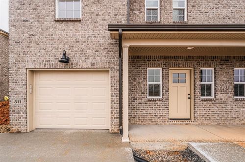 811 Rodeo Ln, Bowling Green, KY, 42101-8095 | Card Image