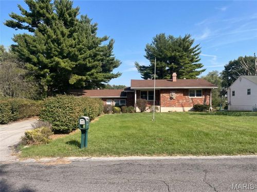 8 Monticello Place, Fairview Heights, IL, 62208 | Card Image