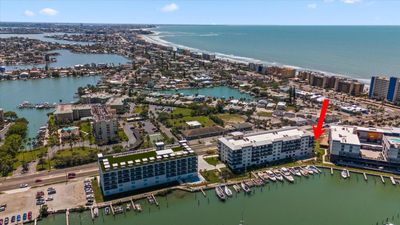 411 - 300 150 Th Avenue, Condo with 3 bedrooms, 2 bathrooms and null parking in Madeira Beach FL | Image 1