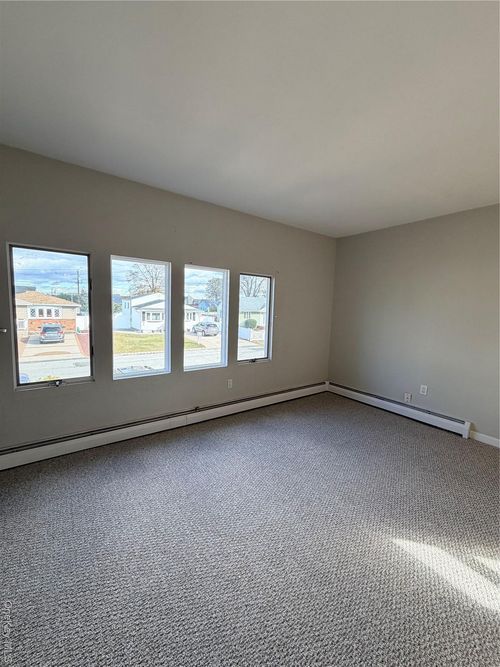 305 Deauville Pkwy, Lindenhurst, NY, 11757-6302 | Card Image