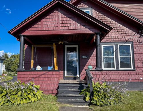 340 Pleasant St, St. Johnsbury, VT, 05819-1165 | Card Image