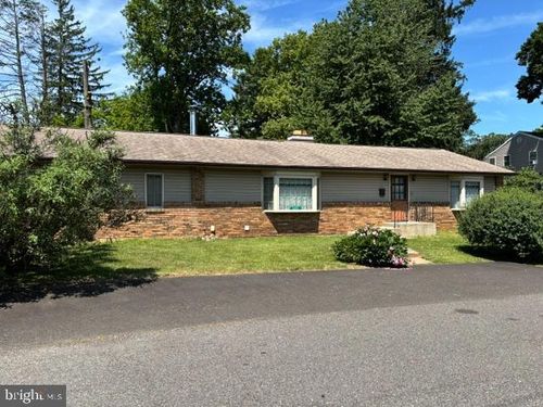 2002 Parkvale Ave, Langhorne, PA, 19047 | Card Image