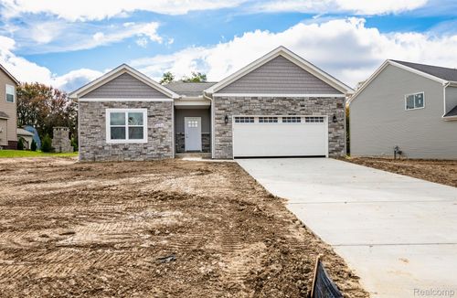 6064 Woodridge Ln, Grand Blanc, MI, 48439-9048 | Card Image