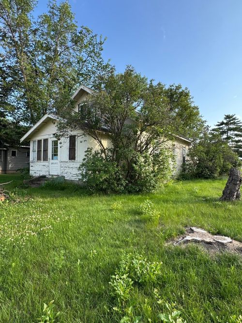 306 1st Ave N, Dent, MN, 56528-2811 | Card Image