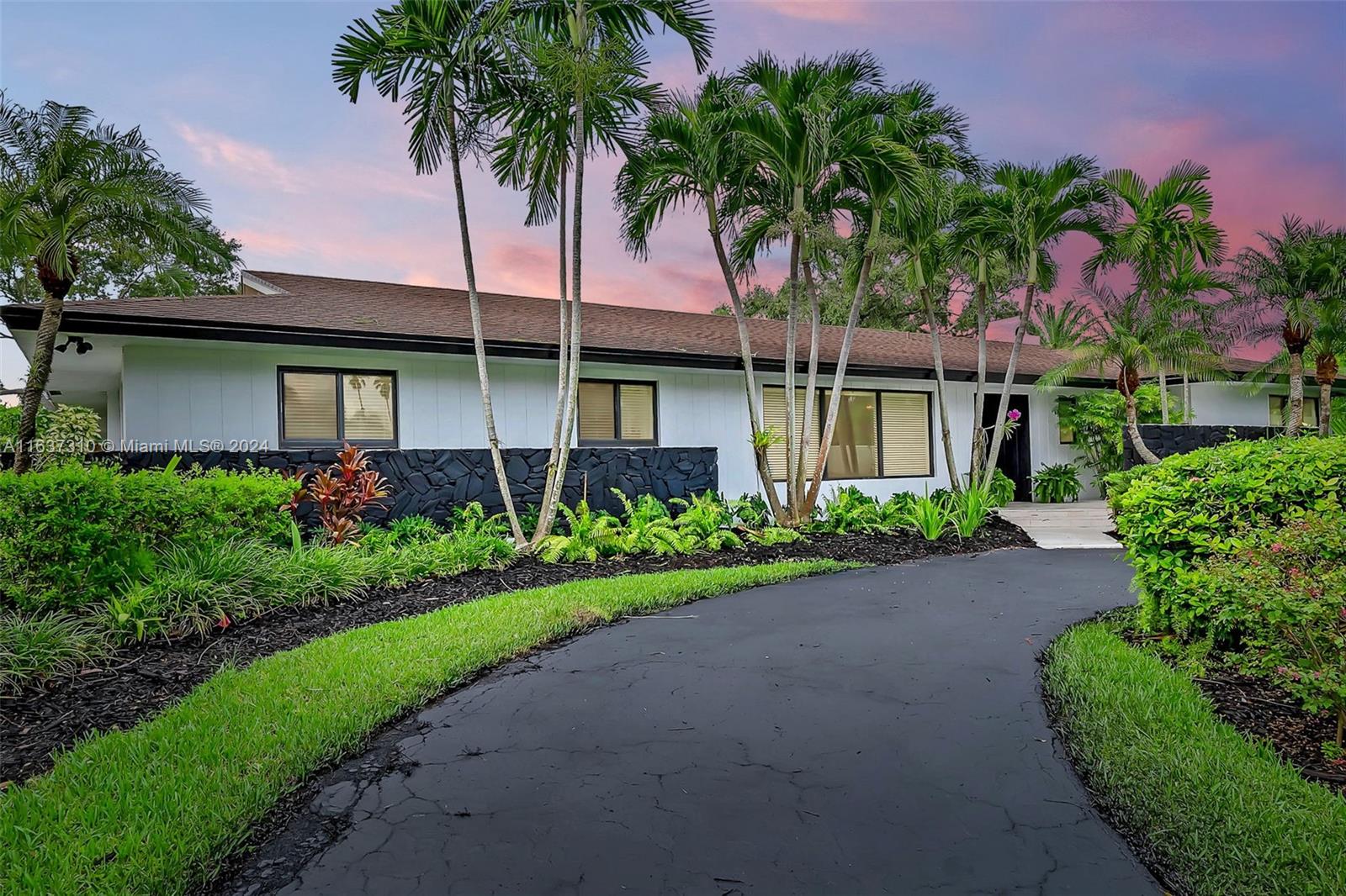 179th Ter, Palmetto Bay, FL 33157