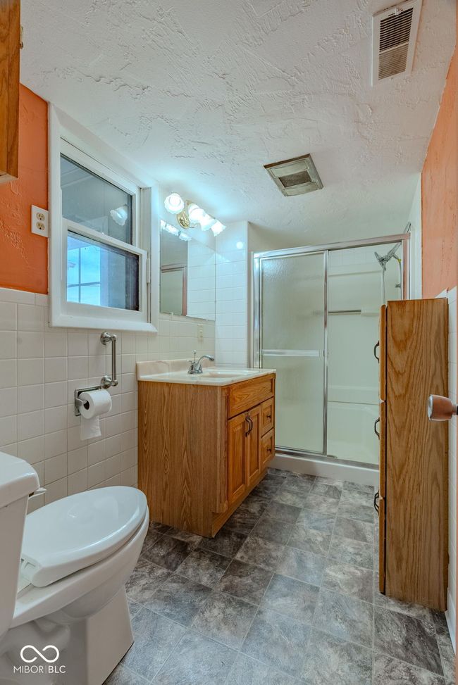 Bathroom | Image 29
