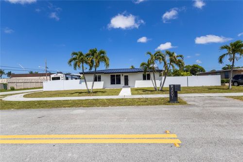 front-3001 Sw 35th Ave, West Park, FL, 33023-5716 | Card Image