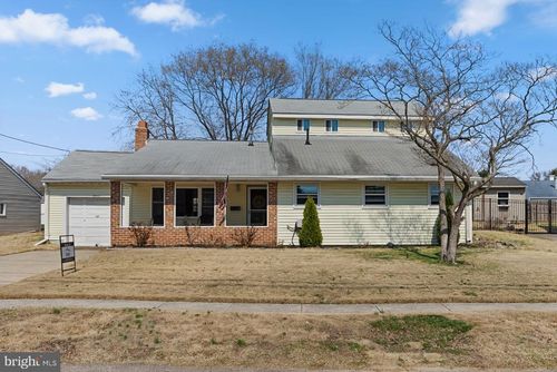 11 Rose Ave, MAPLE SHADE, NJ, 08052-3317 | Card Image
