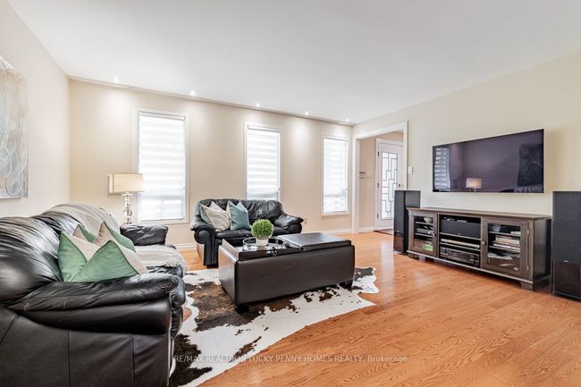 186 Ramona Blvd, House other with 4 bedrooms, 3 bathrooms and 4 parking in Markham ON | Image 5