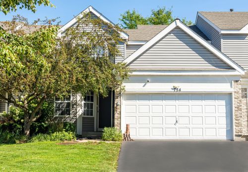 754 Savannah Ln, Crystal Lake, IL, 60014-4576 | Card Image