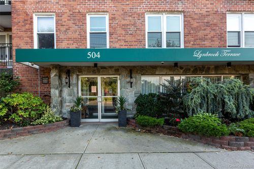 apt-2k-504 Merrick Rd, Lynbrook, NY, 11563-2350 | Card Image