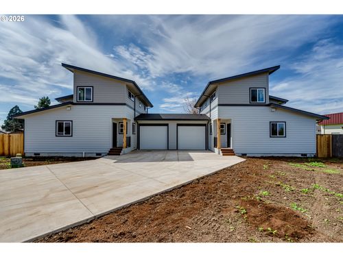231/233 S 41st Pl, Springfield, OR, 97478 | Card Image