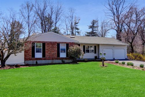 4 Rosewood Ct, Setauket, NY, 11733-2610 | Card Image