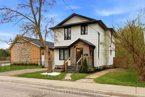 200 Madison Ave S, Kitchener, ON, N2G3M8 | Card Image