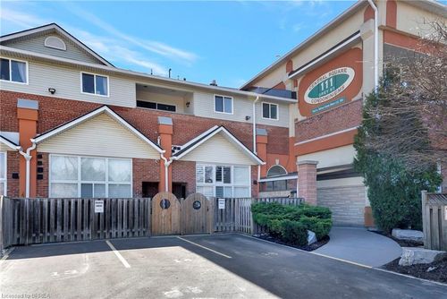 212-111 Grey St, Brantford, ON, N3S4V8 | Card Image