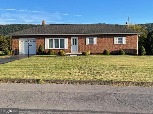 207 W Maple St, VALLEY VIEW, PA, 17983-9700 | Card Image