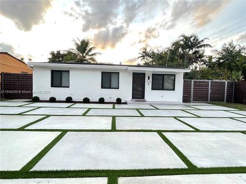 1010 N 31st Ct, Hollywood, FL, 33021-5511 | Card Image