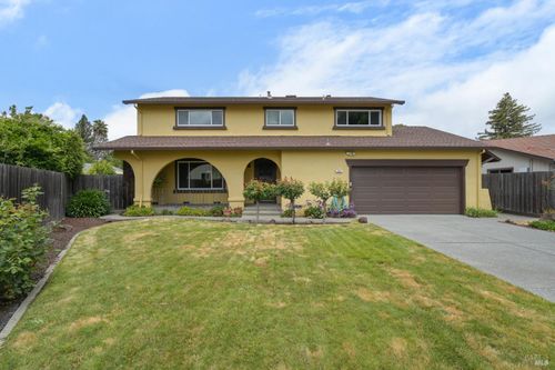717 Glenhill Ct, Novato, CA, 94947-3927 | Card Image