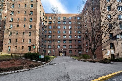 1480 Parkchester Rd, Bronx, NY, 10462-7635 | Card Image