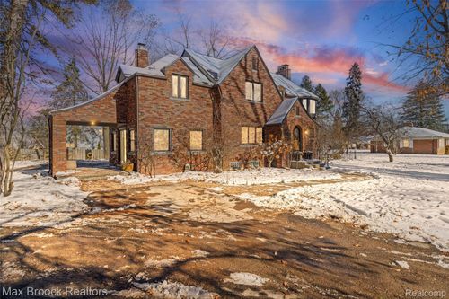 75 Hillsdale Rd, Bloomfield Hills, MI, 48302-0634 | Card Image