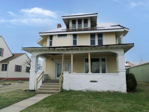 125 W Mission St, Strawberry Point, IA, 52076-4400 | Card Image