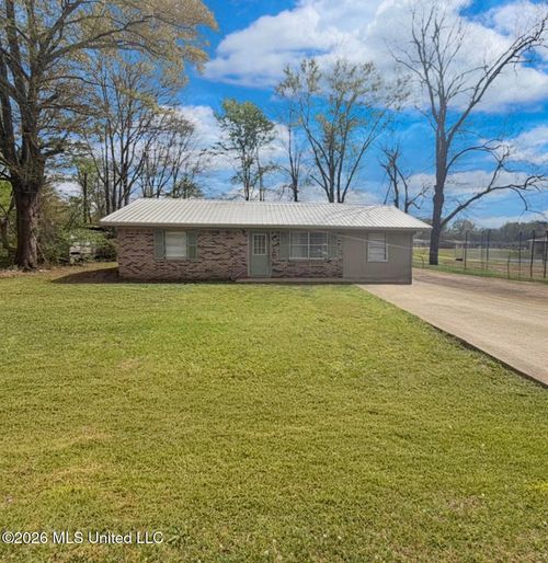 205 Summers St, Walnut Grove, MS, 39189-6562 | Card Image