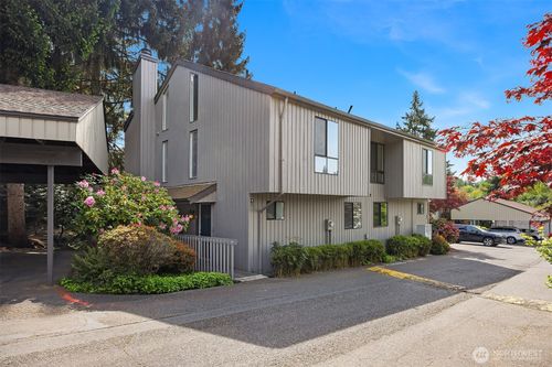 1-3428 108th Pl Ne, Bellevue, WA, 98004-7673 | Card Image