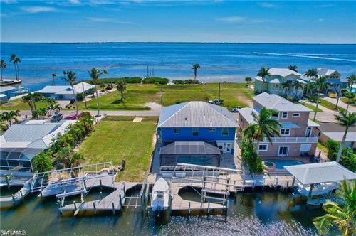 3420 1st Ave, Saint James City, FL, 33956-2001 | Card Image