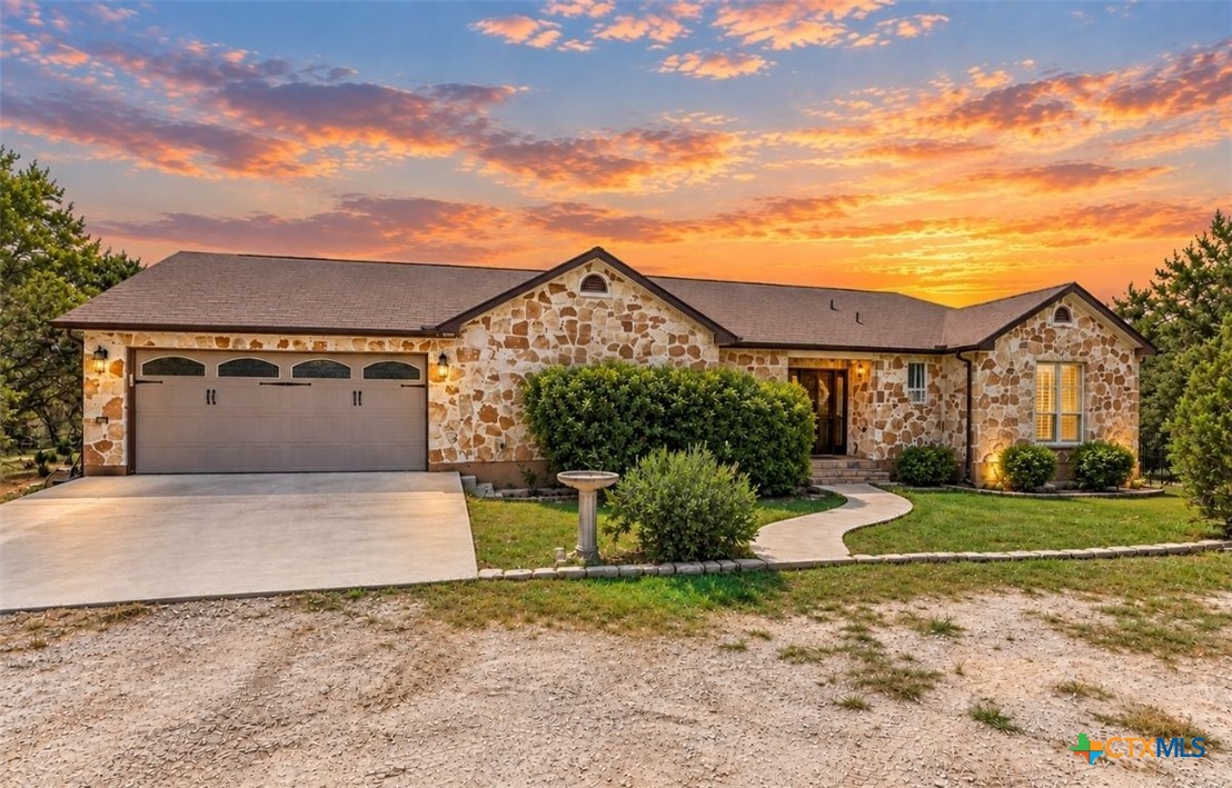 Residential in Canyon Lake